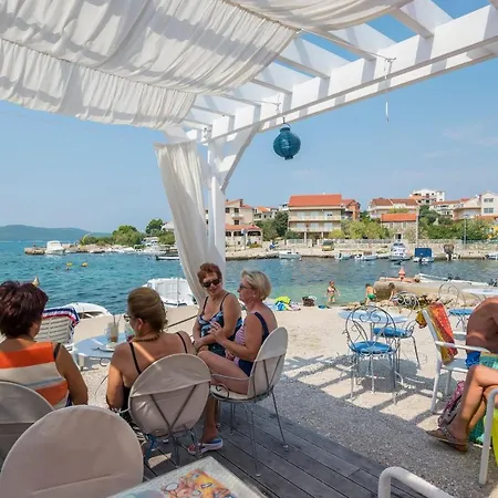 Frane * Brodarica (Sibenik-Knin)