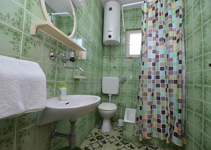 Frane * Brodarica (Sibenik-Knin)